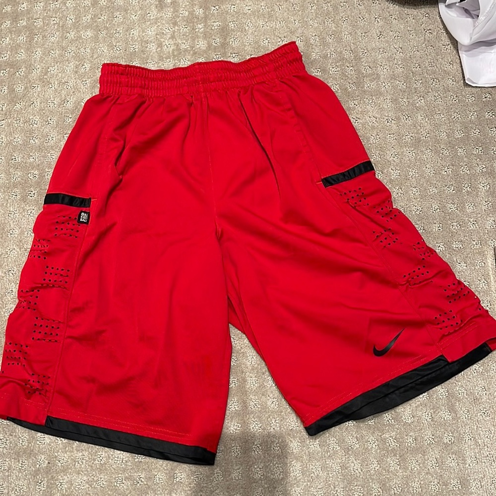 Men’s Nike dri-fit Basketball shorts size Medium